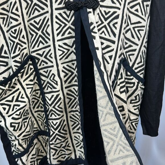 FIXSUN CASUAL Women's Linen Tribal Print Oversized Jacket Black/Cream One Size - Picture 7 of 12